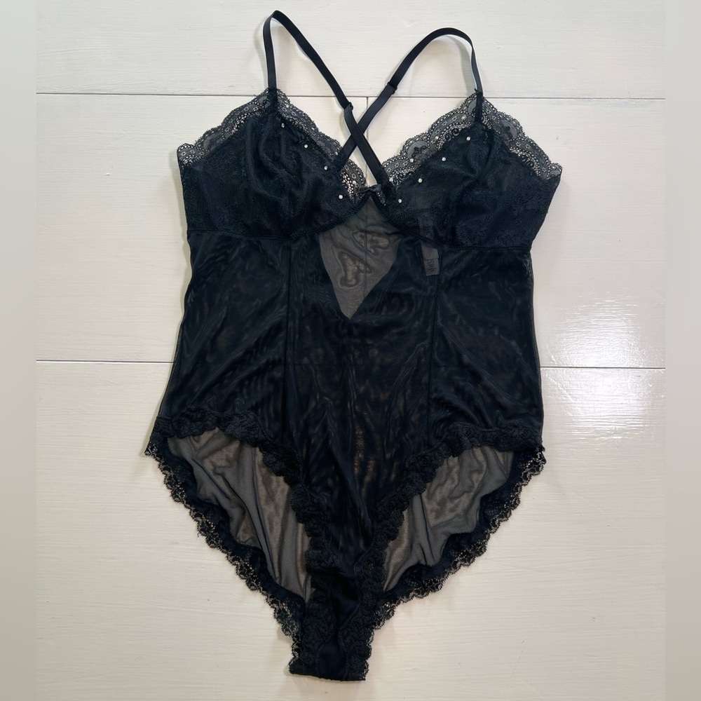 Gilligan & O’Malley Sheer Lace Jeweled Bodysuit size Large